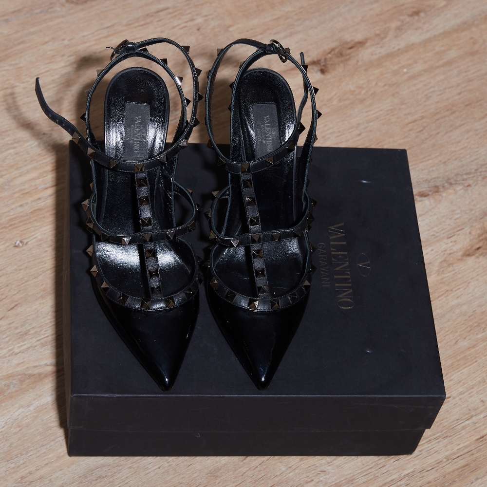 AUTHENTIC VALENTINO NOIR ROCKSTUD PUMPS